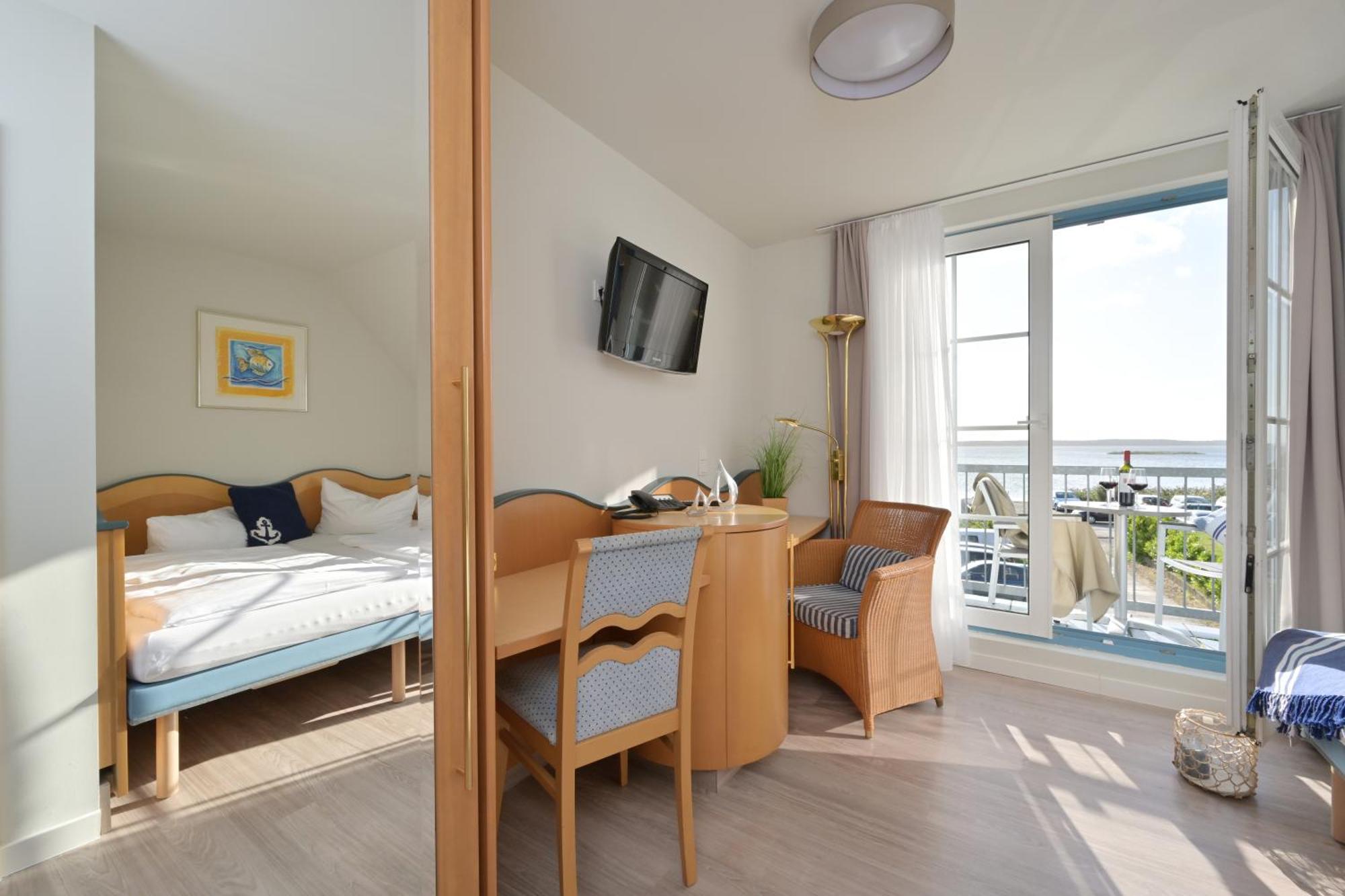 Hotel- & Ferienanlage Kapitaens-Haeuser 브리게 외부 사진