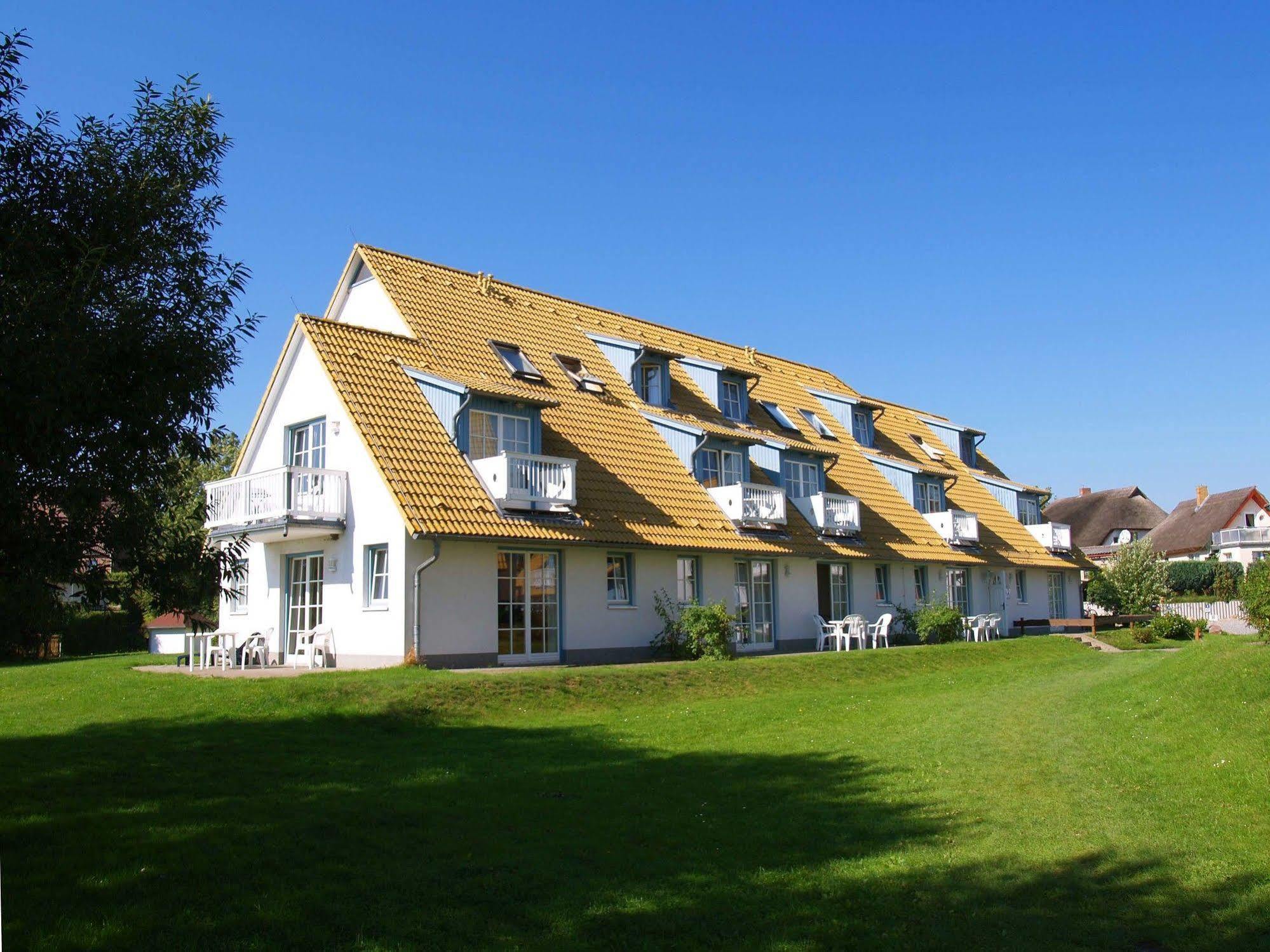 Hotel- & Ferienanlage Kapitaens-Haeuser 브리게 외부 사진