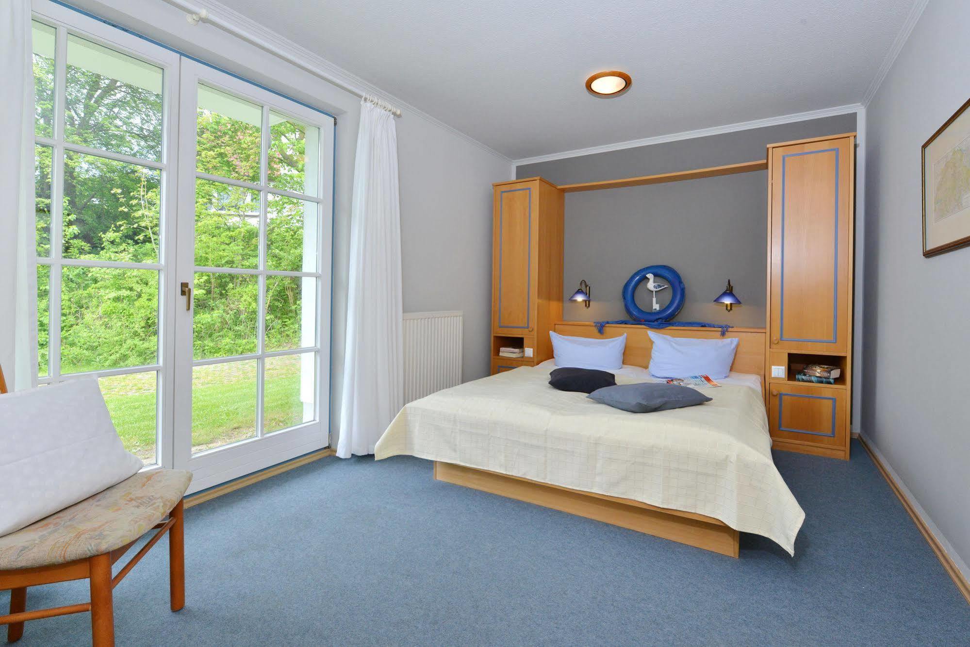 Hotel- & Ferienanlage Kapitaens-Haeuser 브리게 외부 사진